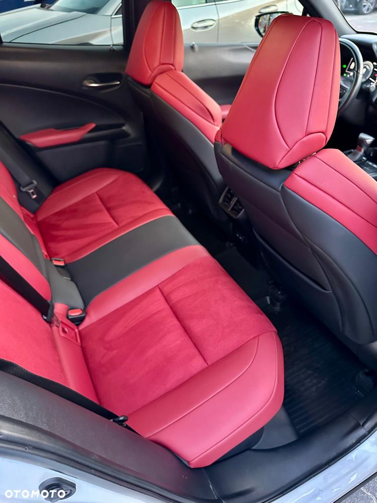 Lexus UX 250h - 5
