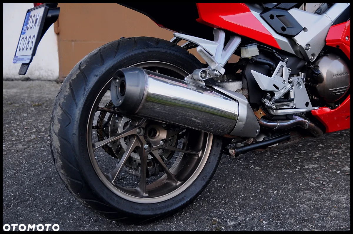 Honda VFR - 13