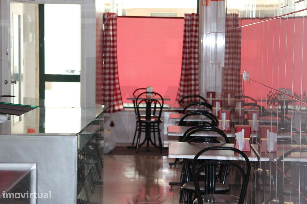 TRESPASSE DE CAFÉ  - MASSAMÁ NORTE - TOTALMENTE EQUIPADO - Grande imagem: 5/9