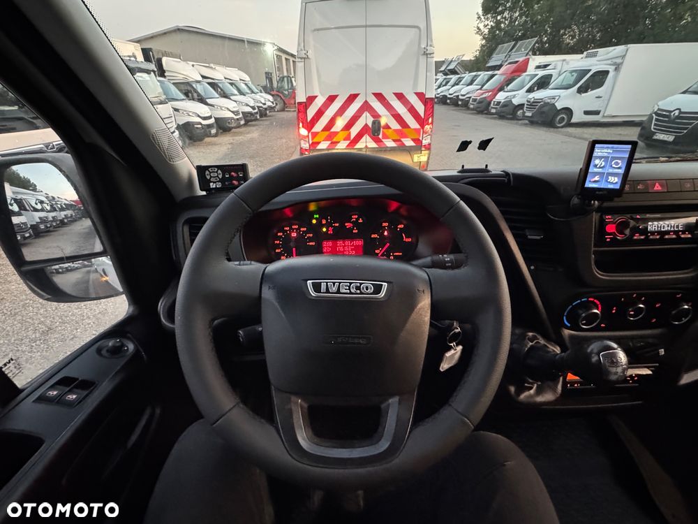Iveco IVECO DAILY 50c15  DMC 3500 KG W OFERCIE OK 70 SZTUK FURGON KONTENER CHLODNIA WYWROT PODWOZIE DO ZABUDOWY 35c15 - 17