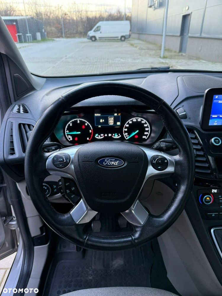 Ford Tourneo Connect Grand - 9
