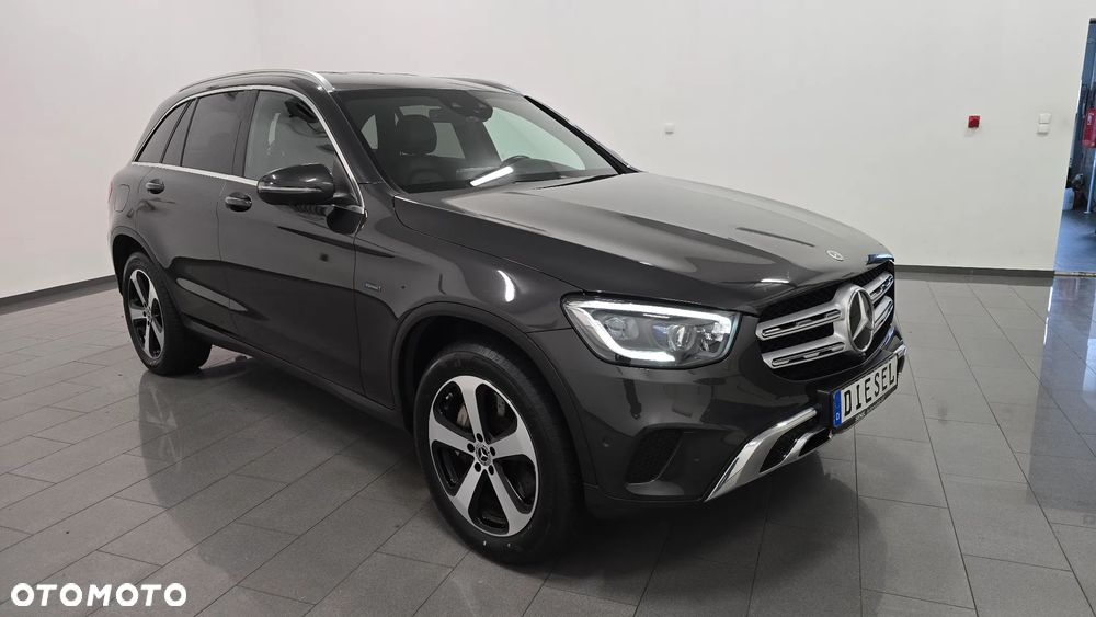 Mercedes-Benz GLC 300 de 4Matic 9G-TRONIC AMG Line Plus - 2