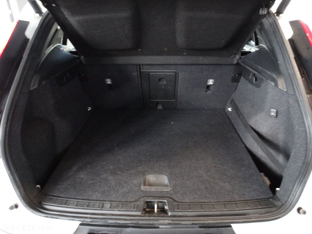 Volvo XC 40 - 29