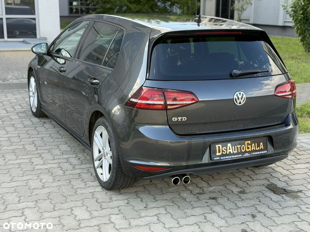 Volkswagen Golf - 9
