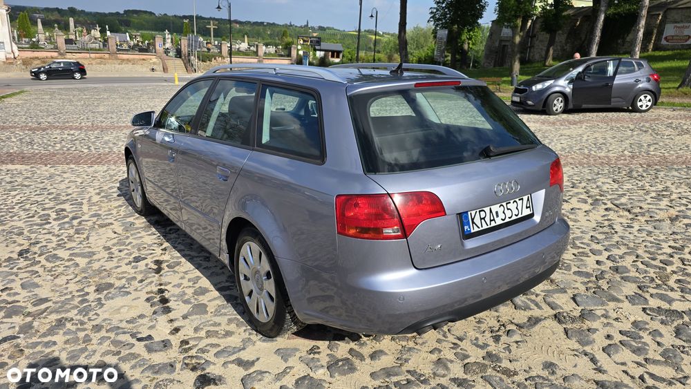 Audi A4 Avant - 10