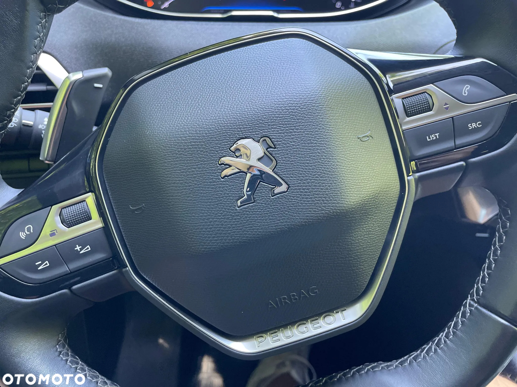 Peugeot 5008 1.6 PureTech Allure S&S EAT8 - 22