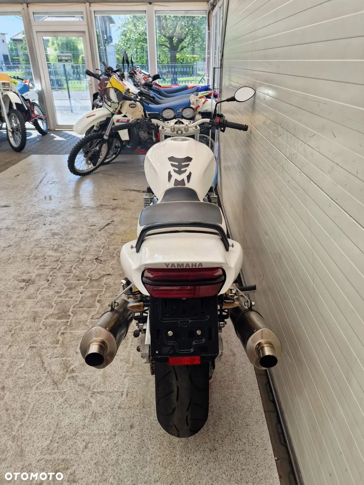 Yamaha XJR - 14