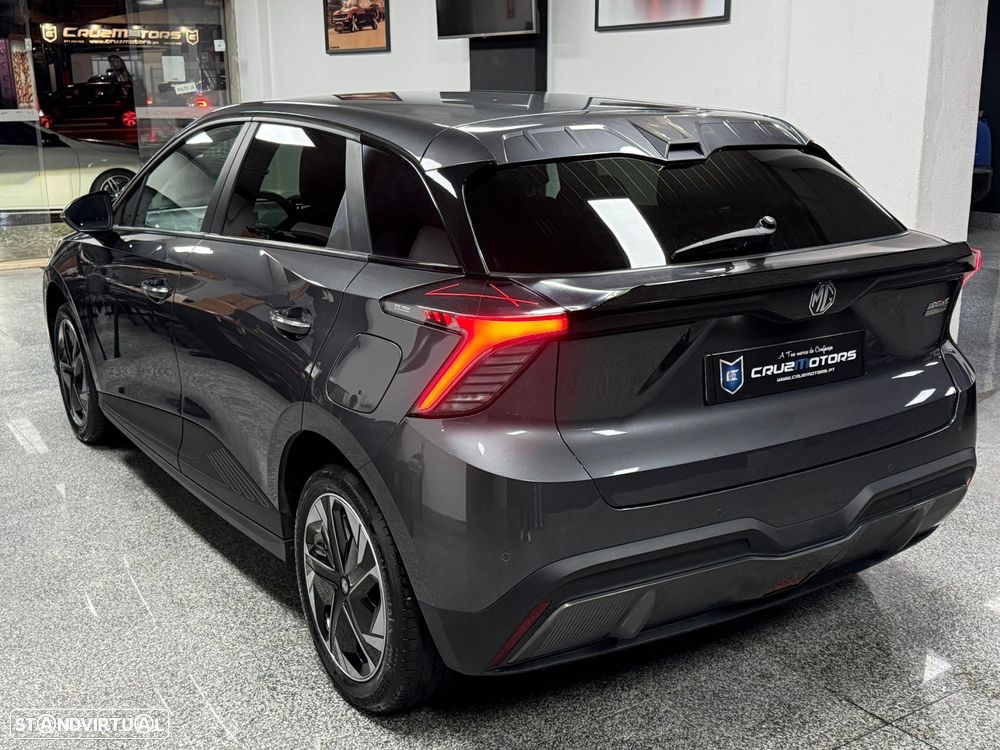 MG MG4 64 kWh Luxury - 5