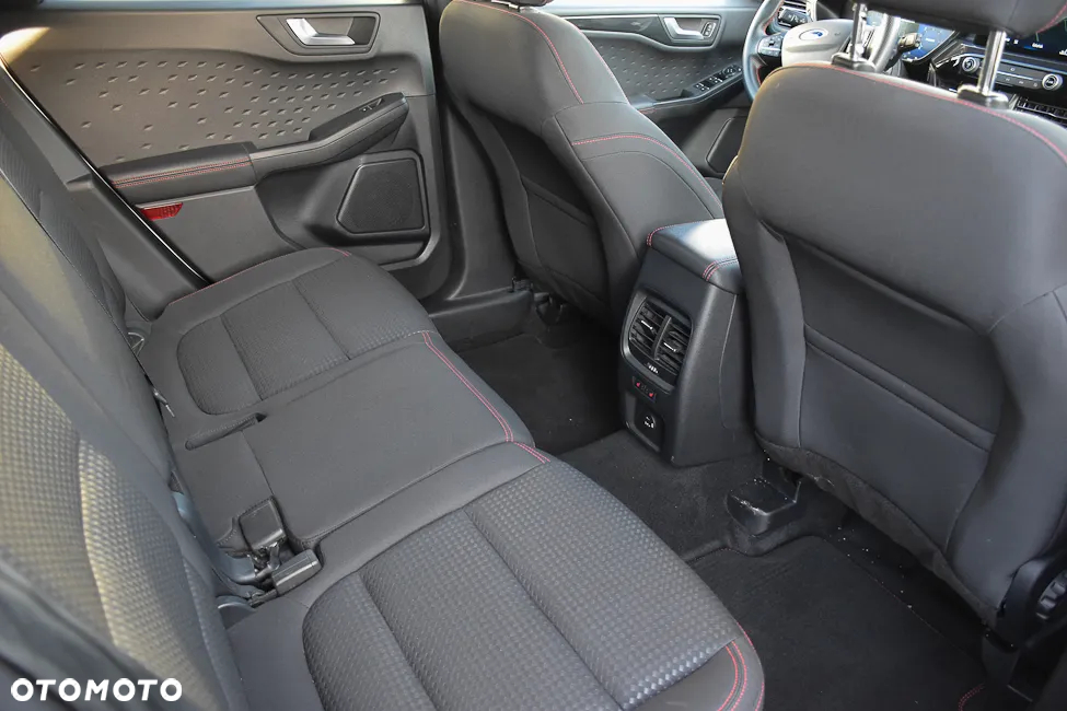 Ford Kuga 2.0 EcoBlue 4x4 ST-LINE X - 31