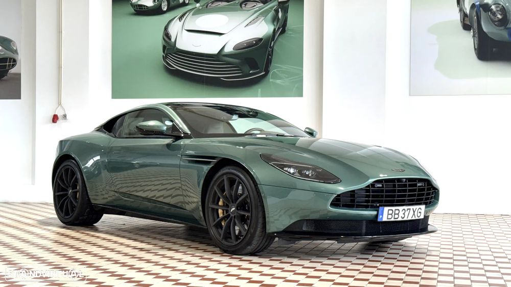 Aston Martin DB11 Coupé V8 Auto - 1