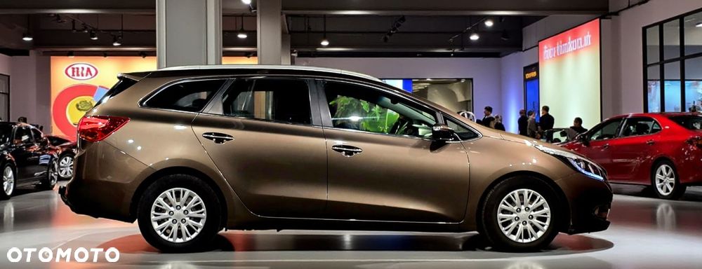 Kia Ceed 1.6 GDI ISG Dream Team Edition - 8