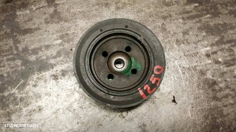 POLIE CAMBOTA FORD FOCUS SEDAN 2001 - - 4