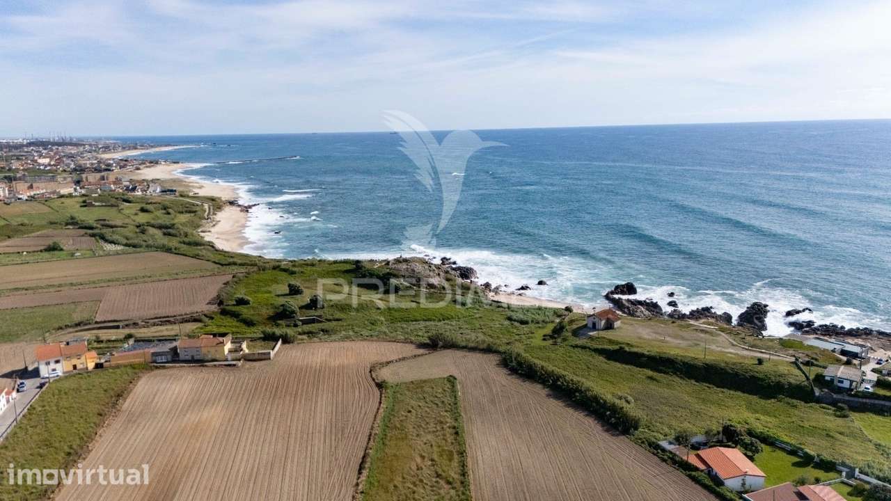 Terreno com vistas de mar e projeto aprovado - Grande imagem: 2/18