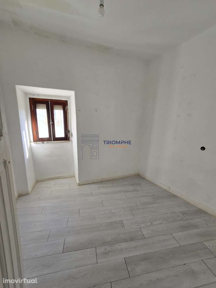 Moradia T3 Geminada 2 Andares Torres Novas - Grande imagem: 5/12