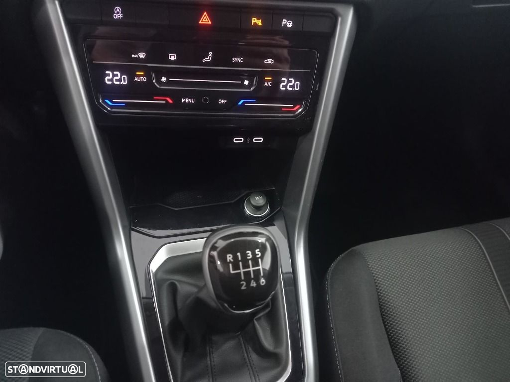 VW T-Roc 1.0 TSI Urban - 21