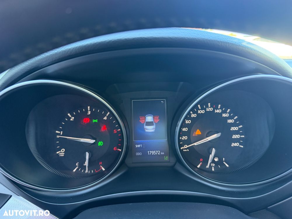 Toyota Avensis 2.0 D-4D Elegance - 13