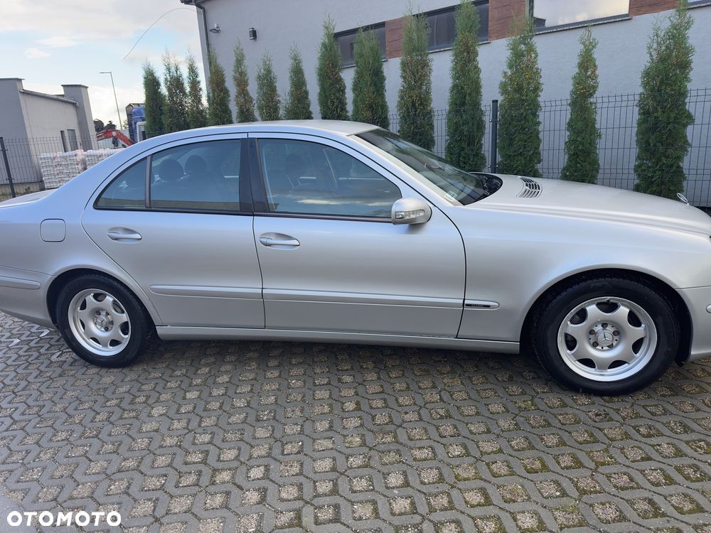 Mercedes-Benz Klasa E 200 CDI Classic - 9