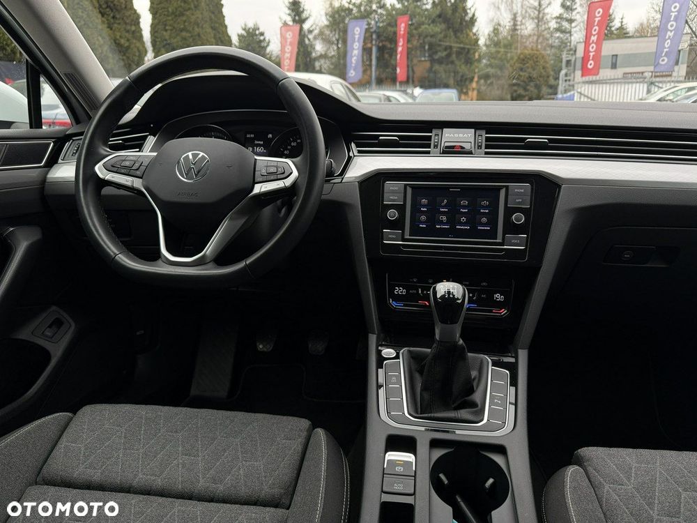 Volkswagen Passat - 14