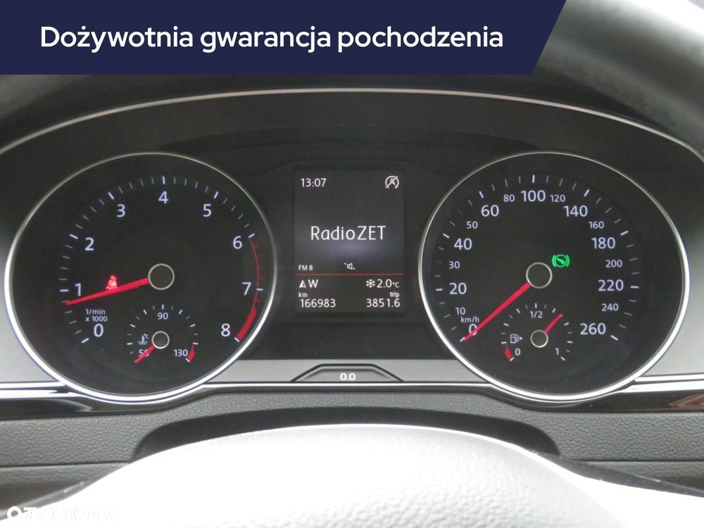 Volkswagen Passat - 13