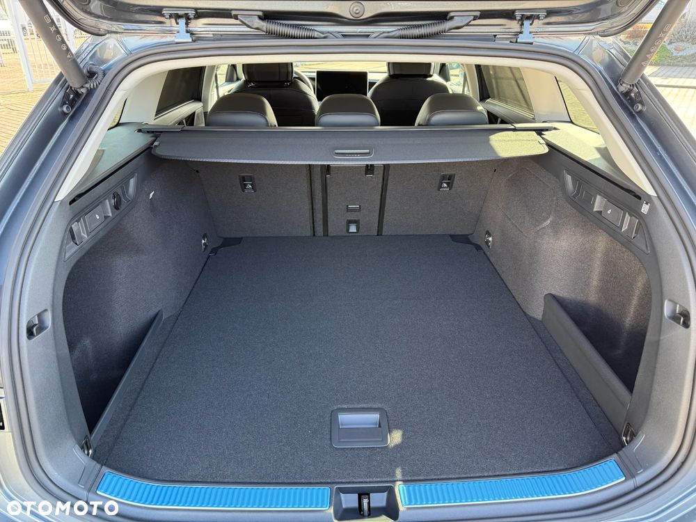 Volkswagen Passat 2.0 TDI SCR 4Mot Elegance DSG - 14