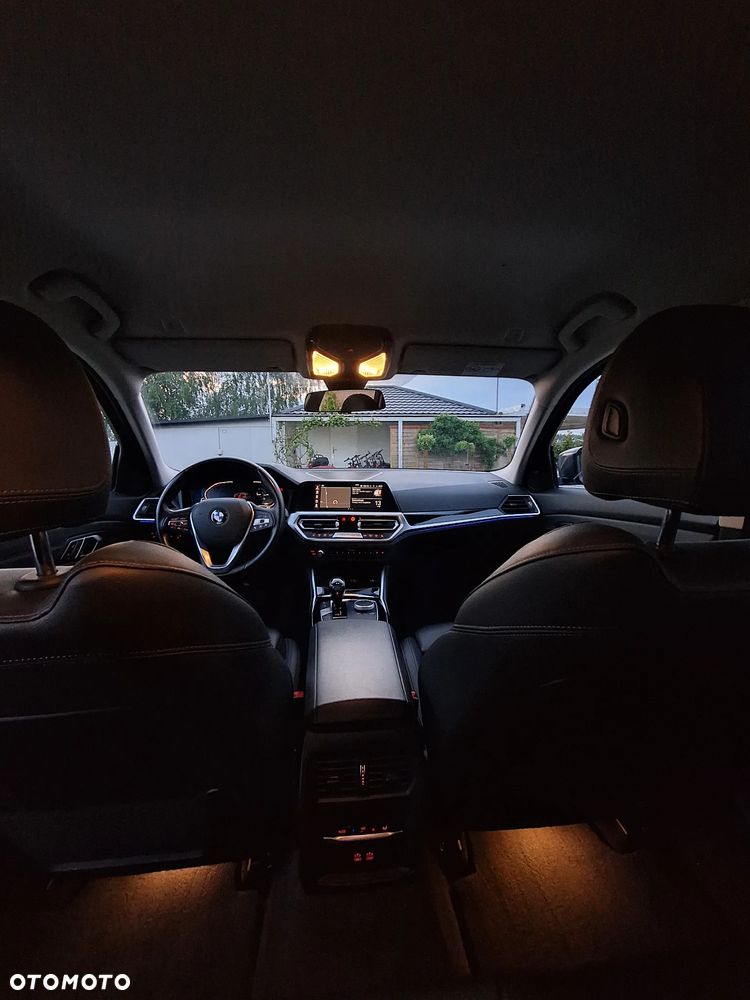BMW Seria 3 320d MHEV Sport Line - 16