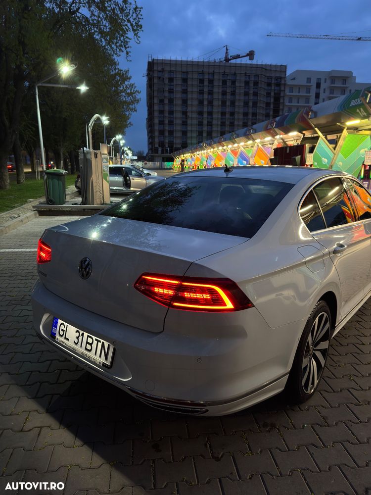 Volkswagen Passat - 5