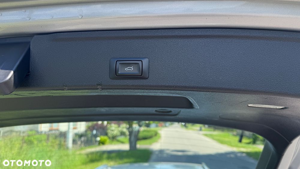 Audi A4 Avant 2.0 TDI DPF clean diesel Attraction - 17