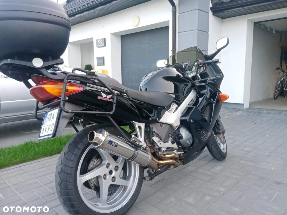 Honda VFR - 3