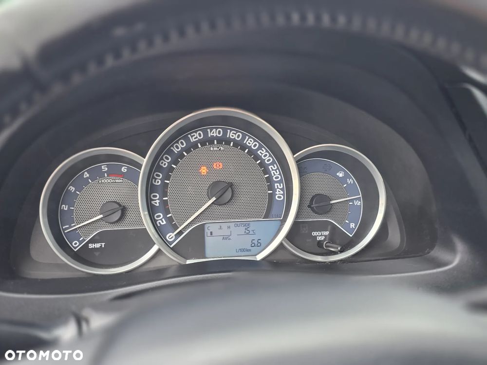 Toyota Auris 2.0 D-4D Prestige - 28