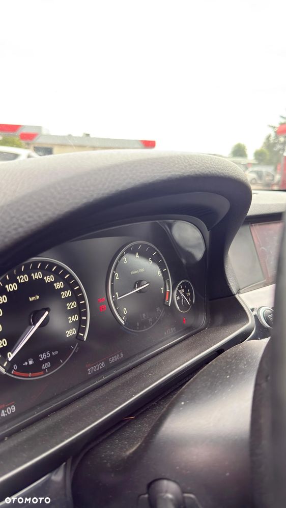 BMW Seria 5 520i - 11