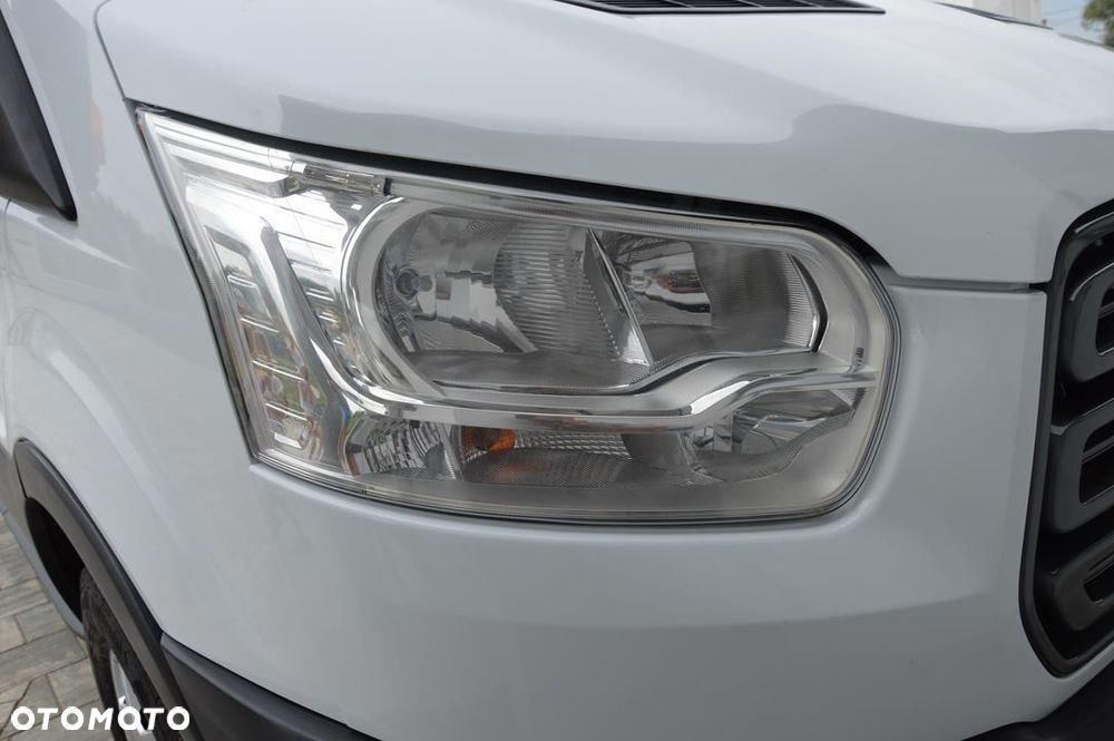 Ford Transit - 32
