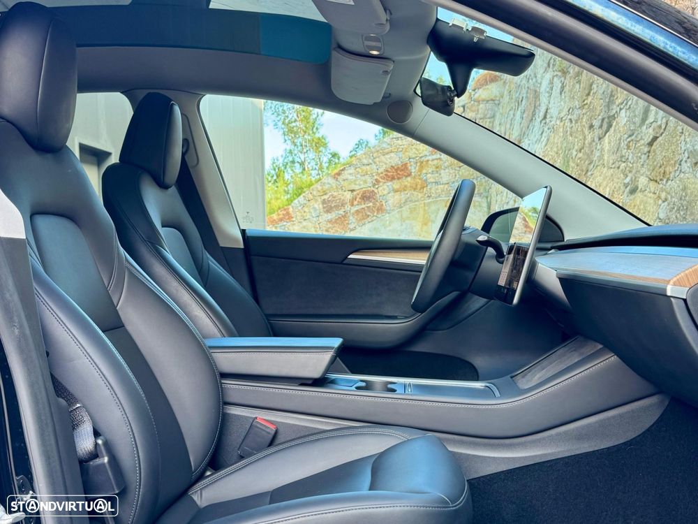 Tesla Model Y Long Range Tração Integral - 32