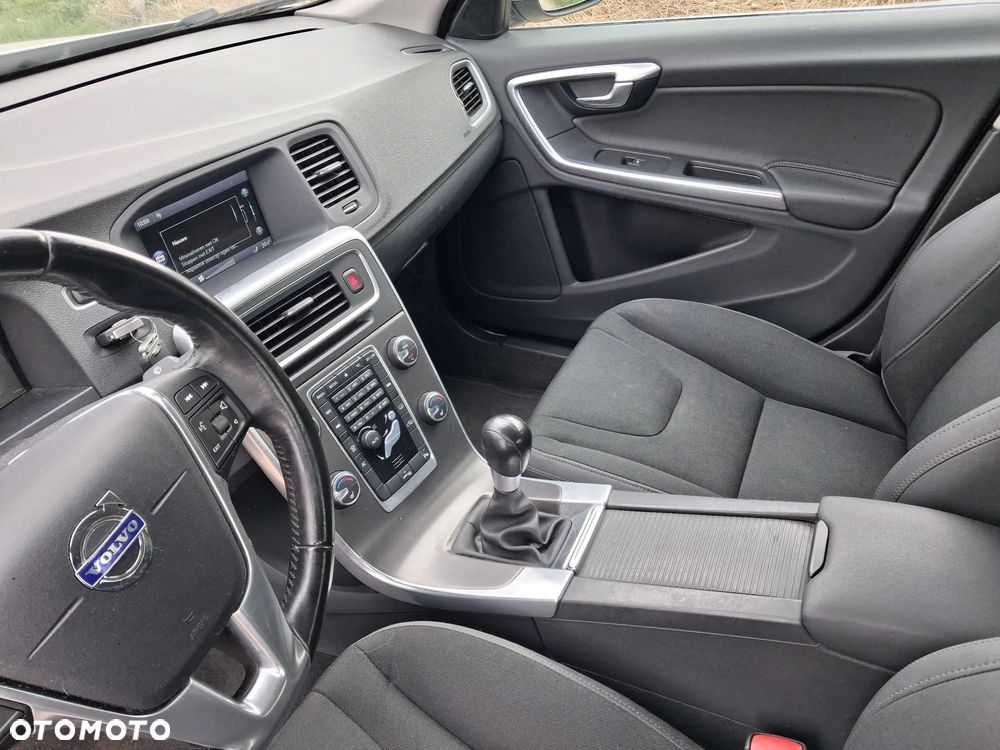 Volvo S60 D2 Edition - 17