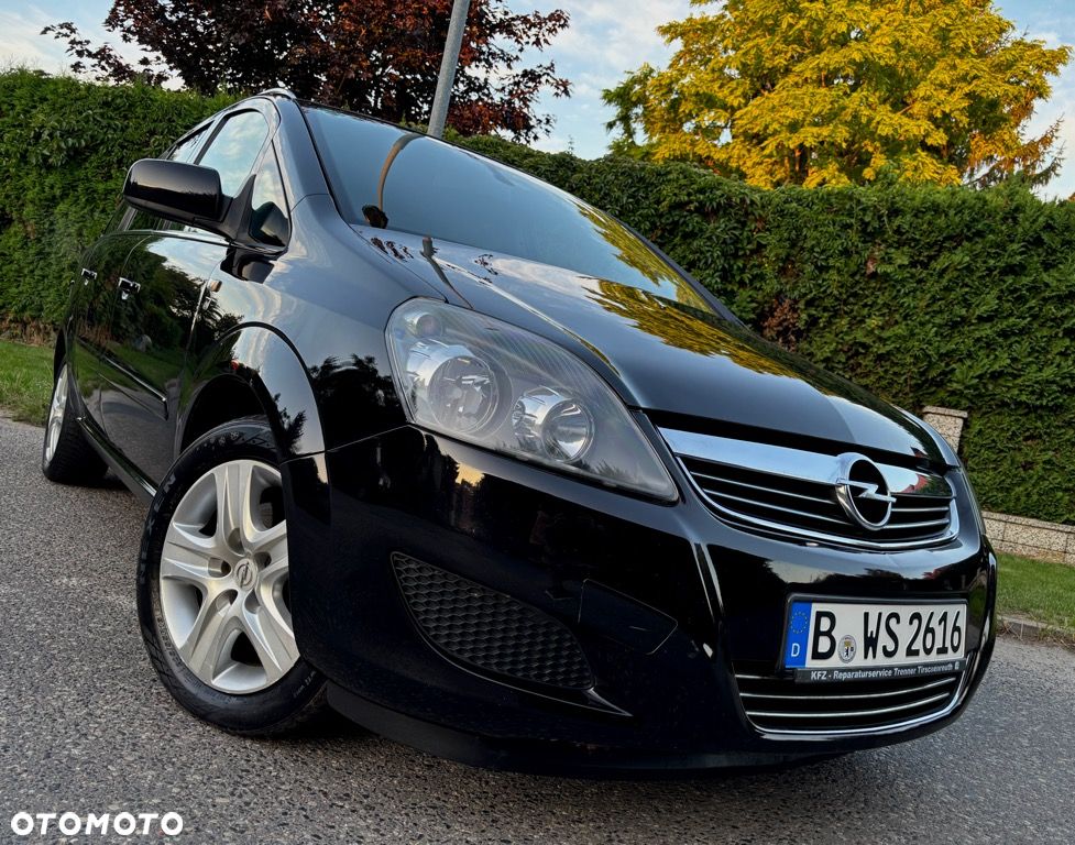 Opel Zafira - 1
