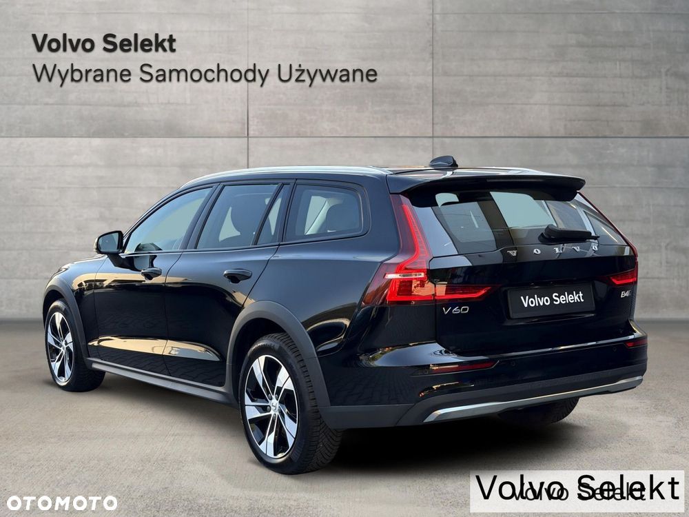 Volvo V60 Cross Country - 4
