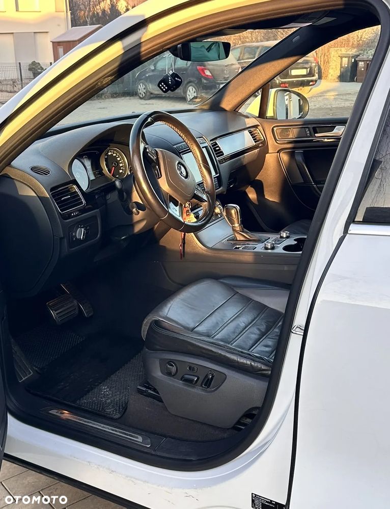 Volkswagen Touareg 3.0 V6 TDI BMT Perfectline R-Style - 11