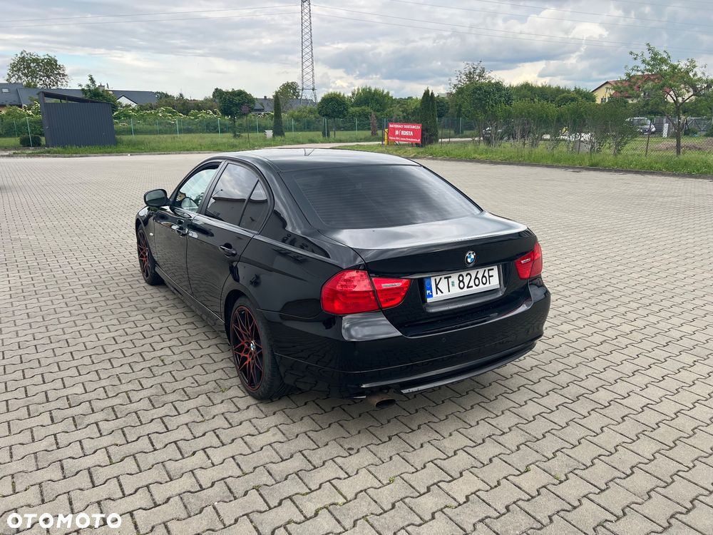 BMW Seria 3 318i - 5