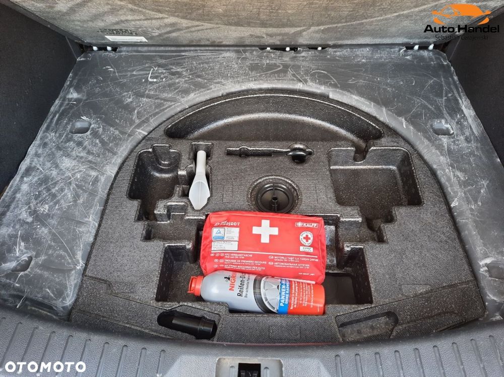 Ford Kuga 1.5 EcoBoost 2x4 Titanium - 16