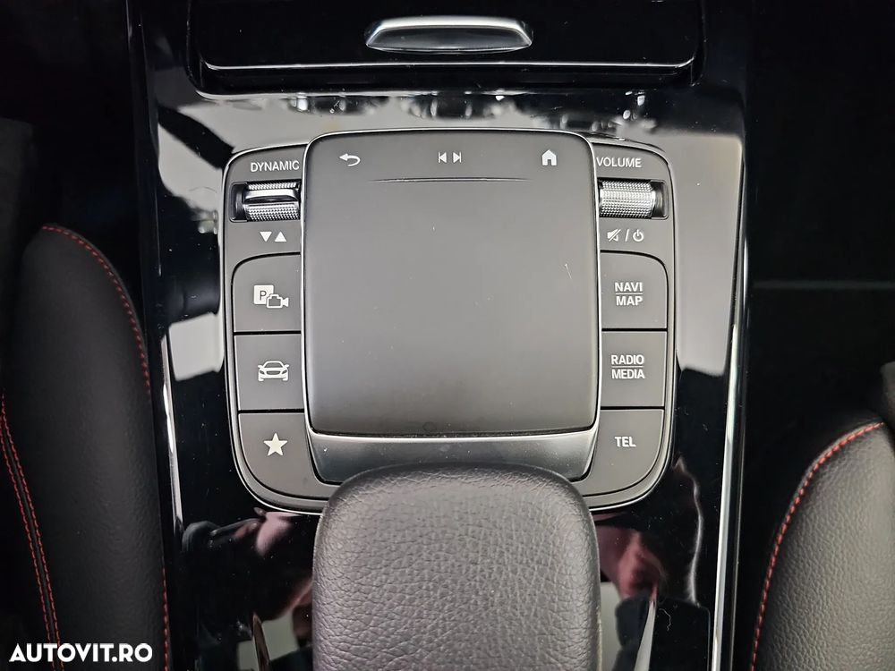 Mercedes-Benz A 200 Sedan 7G-DCT AMG Line - 17