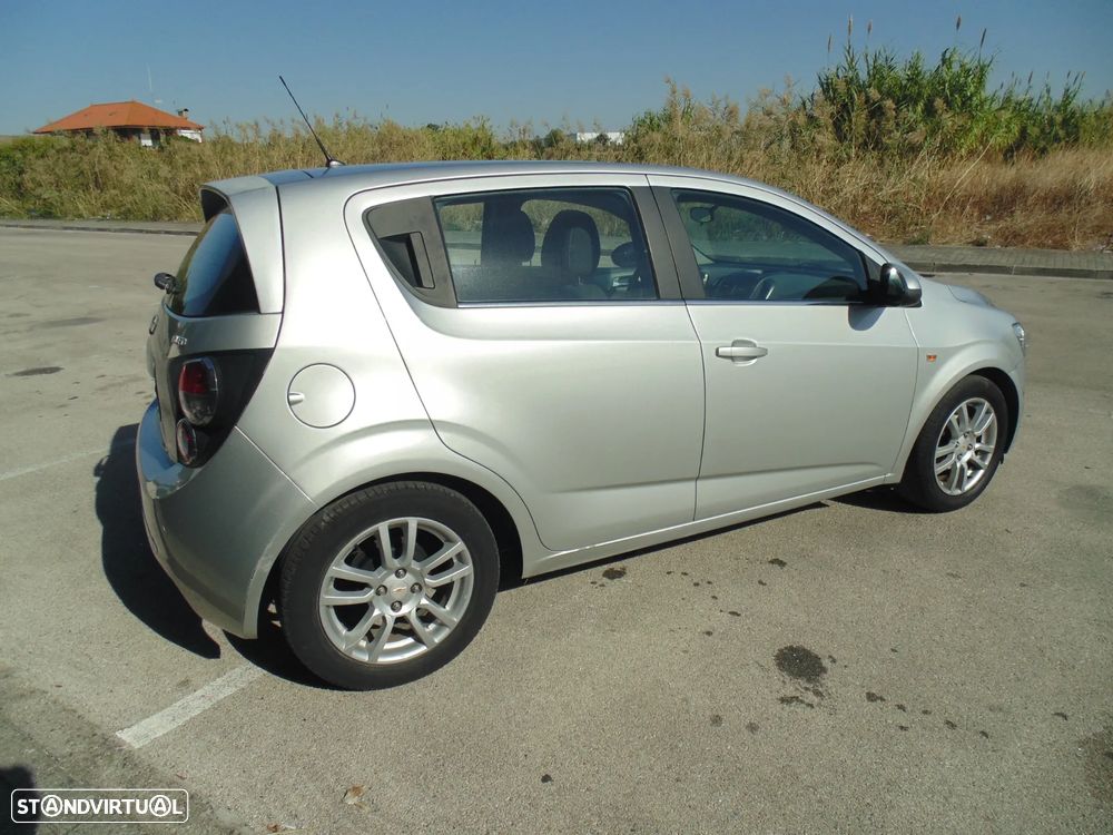 Chevrolet Aveo 1.2 LT Bi-Fuel - 10