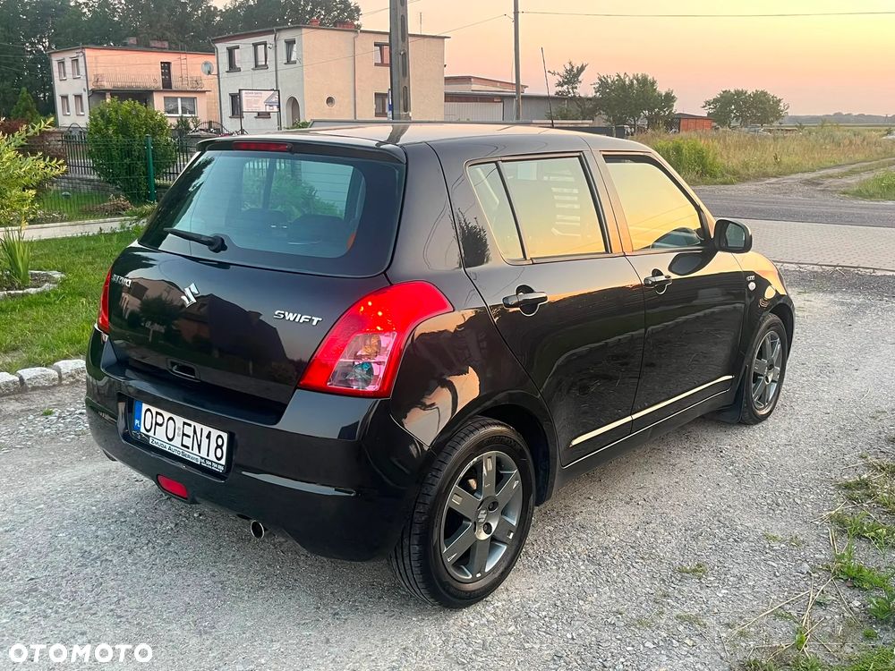 Suzuki Swift 1.3 DDiS Comfort - 4