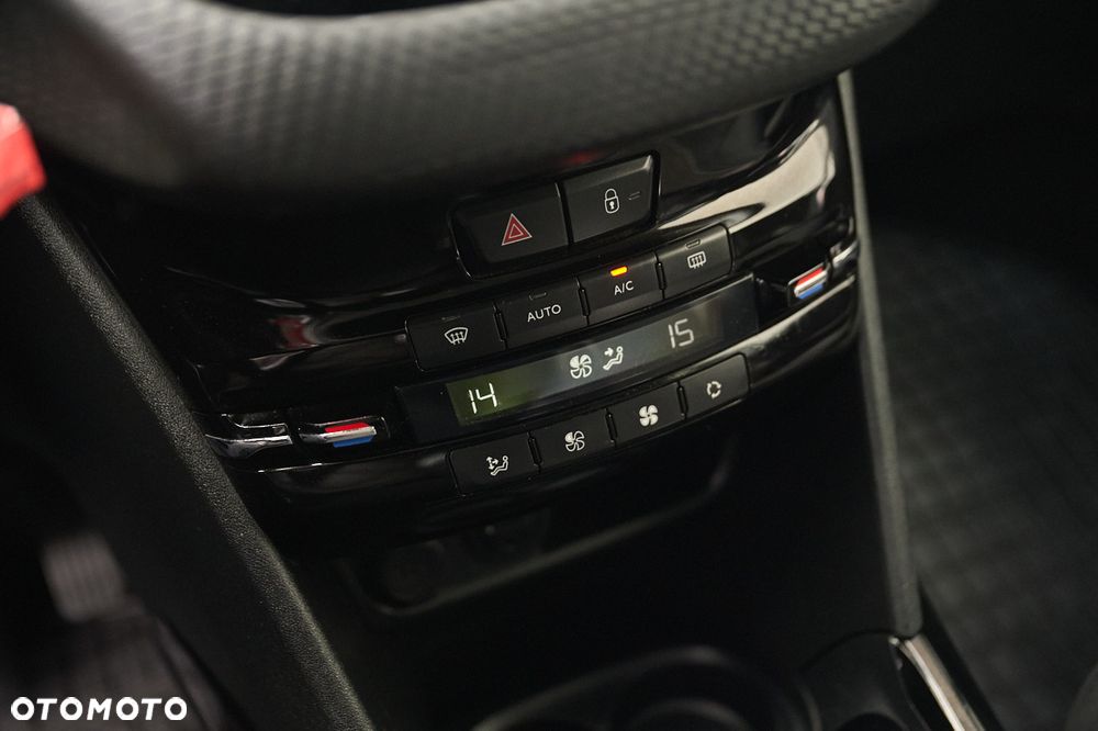 Peugeot 2008 1.6 BlueHDi Allure - 24
