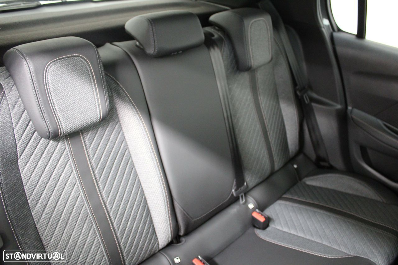 Peugeot 208 1.2 Hybrid Allure e-DCS6 - 17