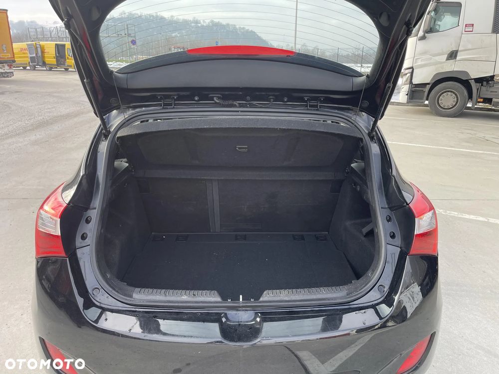 Hyundai i30 1.4 Comfort - 17