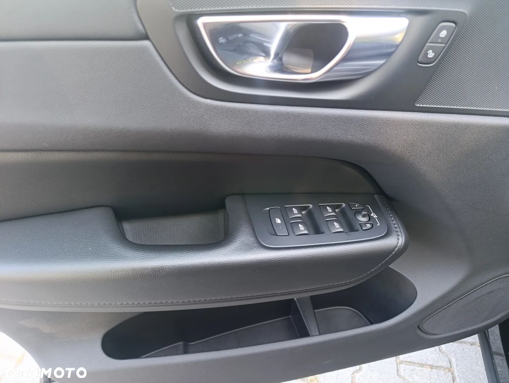 Volvo XC 60 B4 D AWD Geartronic Inscription - 21