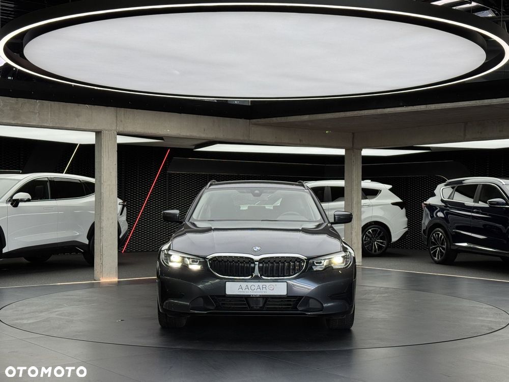 BMW Seria 3 318i - 9