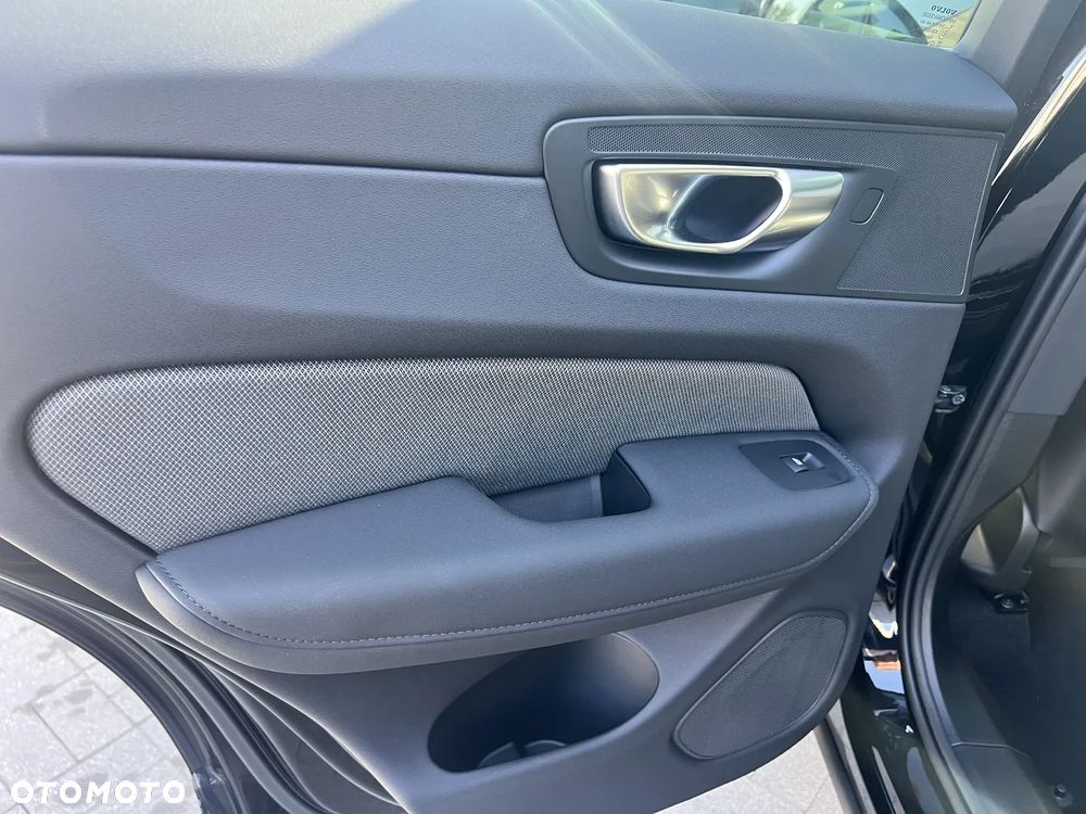 Volvo XC 60 B5 B AWD Plus Black Edition - 39