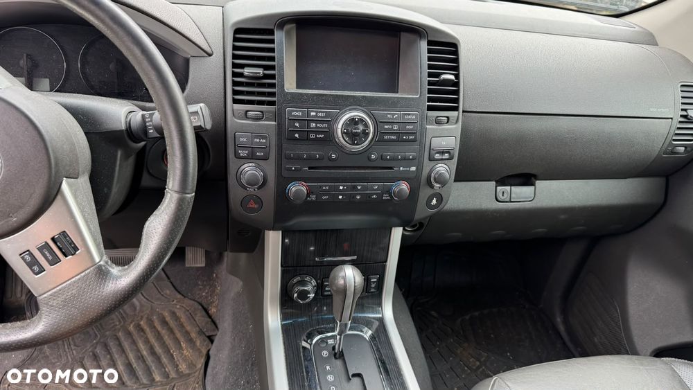 Nissan Pathfinder - 15