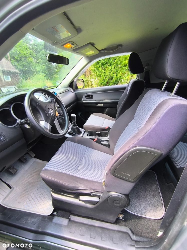Suzuki Grand Vitara 1.6 - 9
