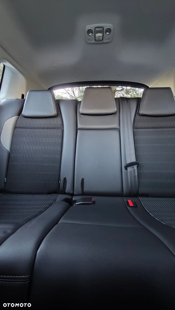Peugeot 2008 1.6 e-HDi Allure S&S - 18